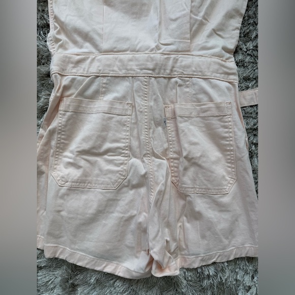 Levi's NEW Soft Surplus Coverall Romper In Light Pink Peach Size Small - Picture 10 of 10
